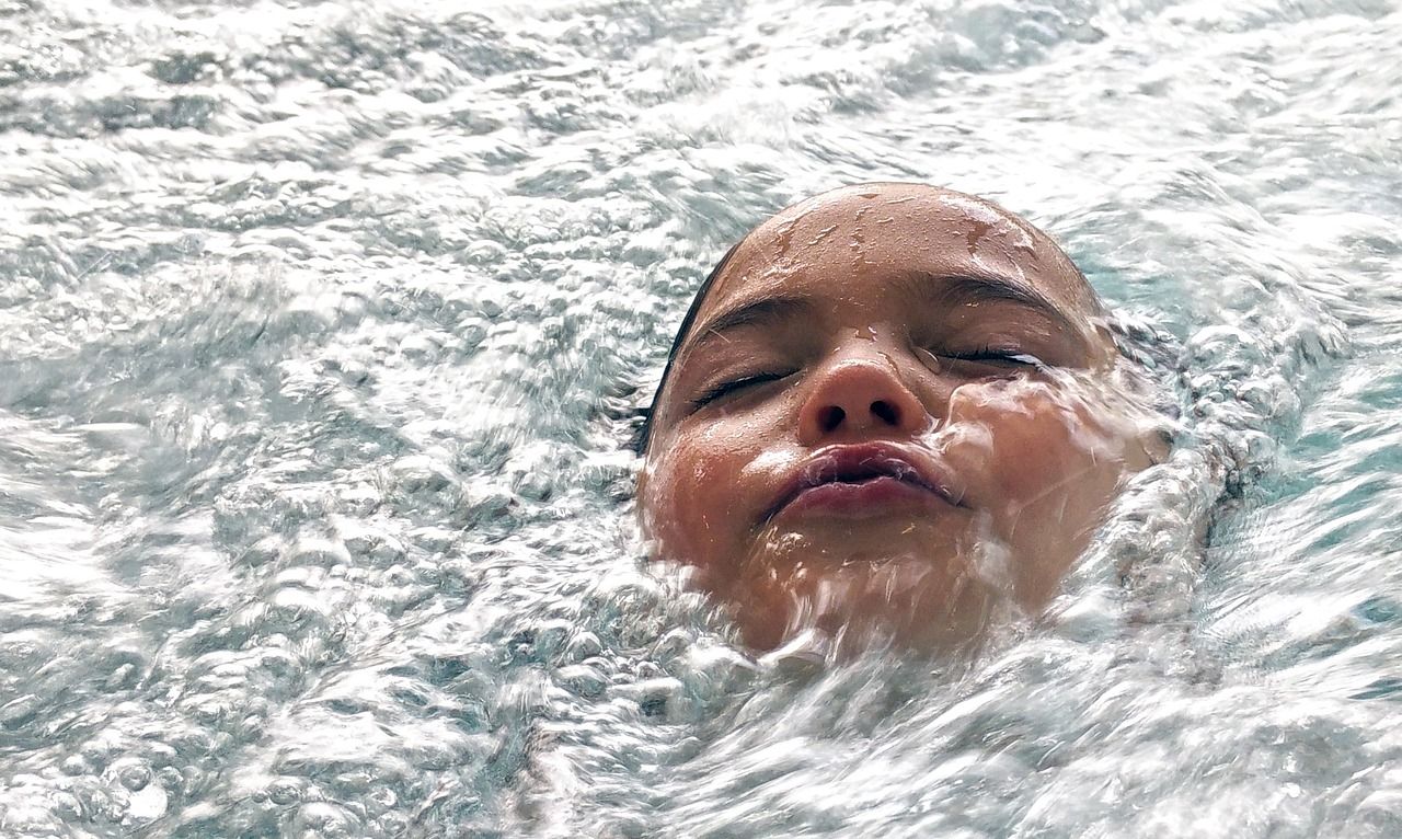 Swimming with lenses shop